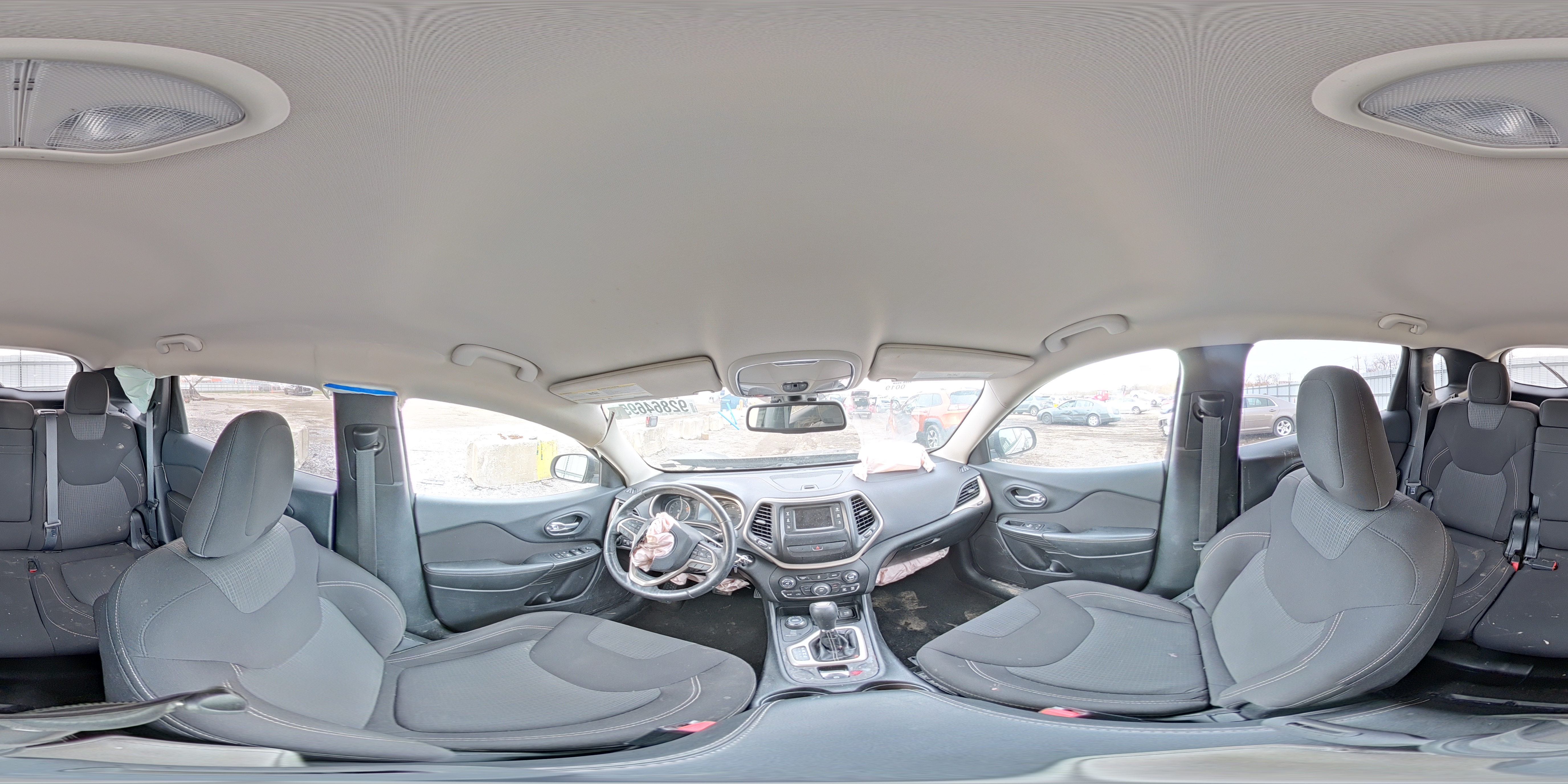 2016 Jeep Cherokee Latitude VIN: 1C4PJMCB5GW163511 Lot: 92864695