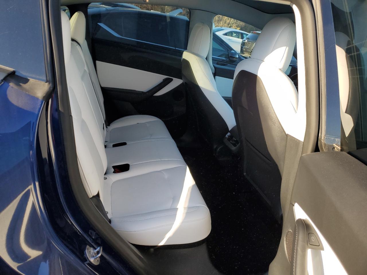 2022 Tesla Model Y VIN: 7SAYGDEE9NF417543 Lot: 91643615