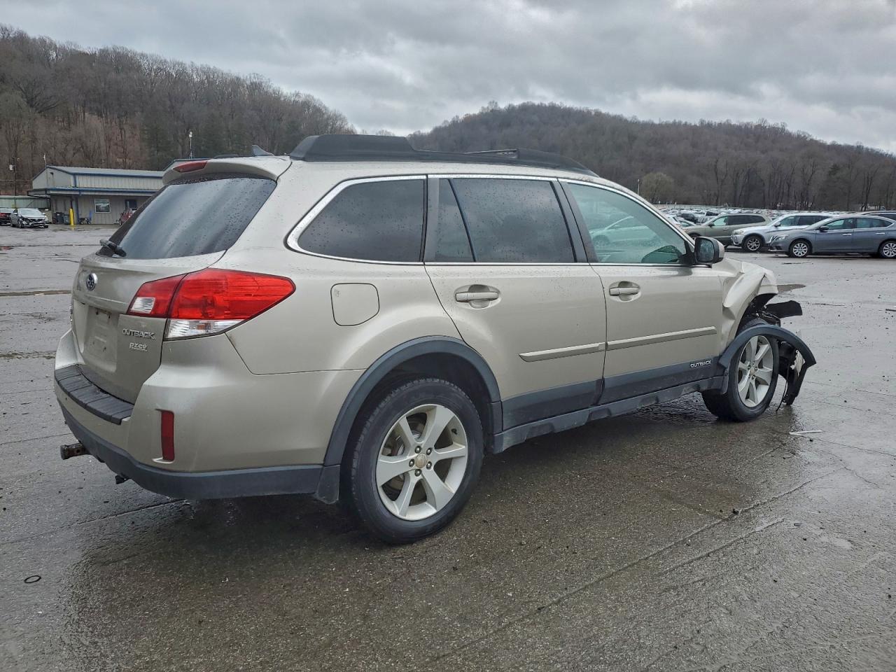 2014 Subaru Outback 2.5I Premium VIN: 4S4BRBDC6E3276697 Lot: 94358685