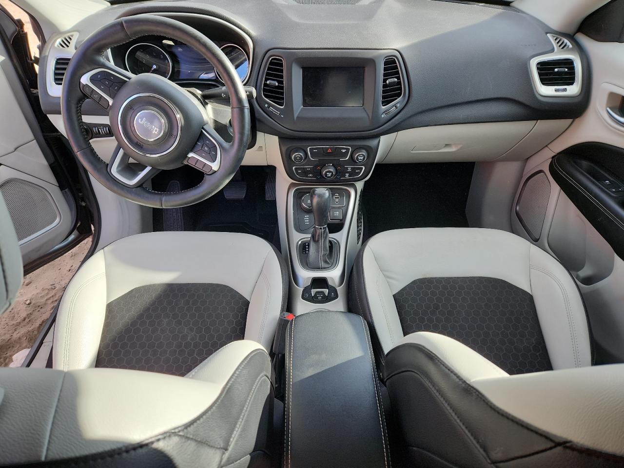 2018 Jeep Compass Latitude VIN: 3C4NJDBB9JT191785 Lot: 92834615