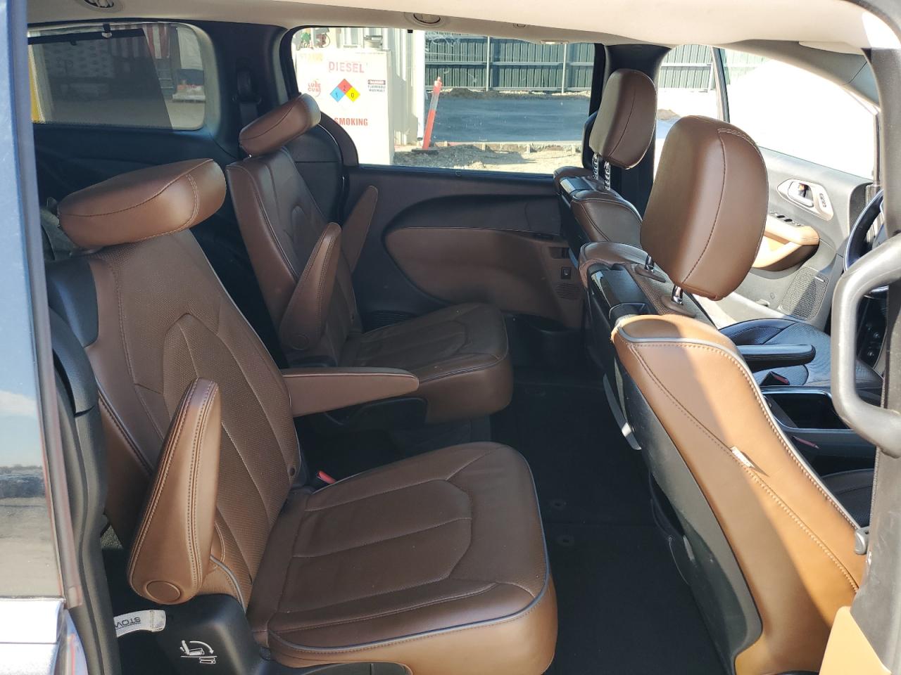 2018 Chrysler Pacifica Limited VIN: 2C4RC1GG5JR334104 Lot: 90591095