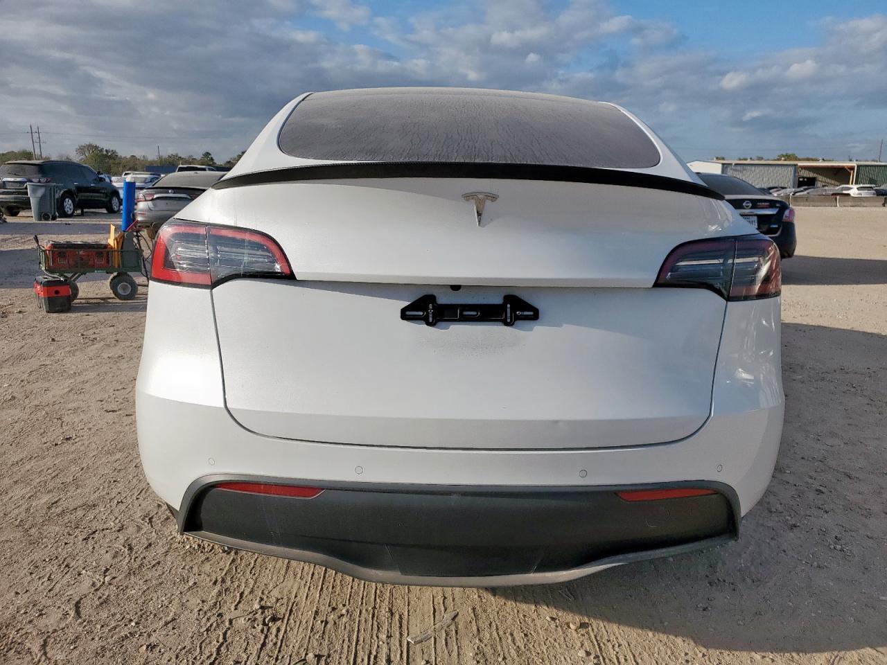 2022 Tesla Model Y VIN: 7SAYGDEE6NF386655 Lot: 92614565