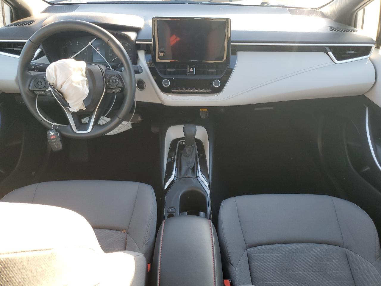 2024 Toyota Corolla Le VIN: JTDBCMFE2RJ034555 Lot: 92287185