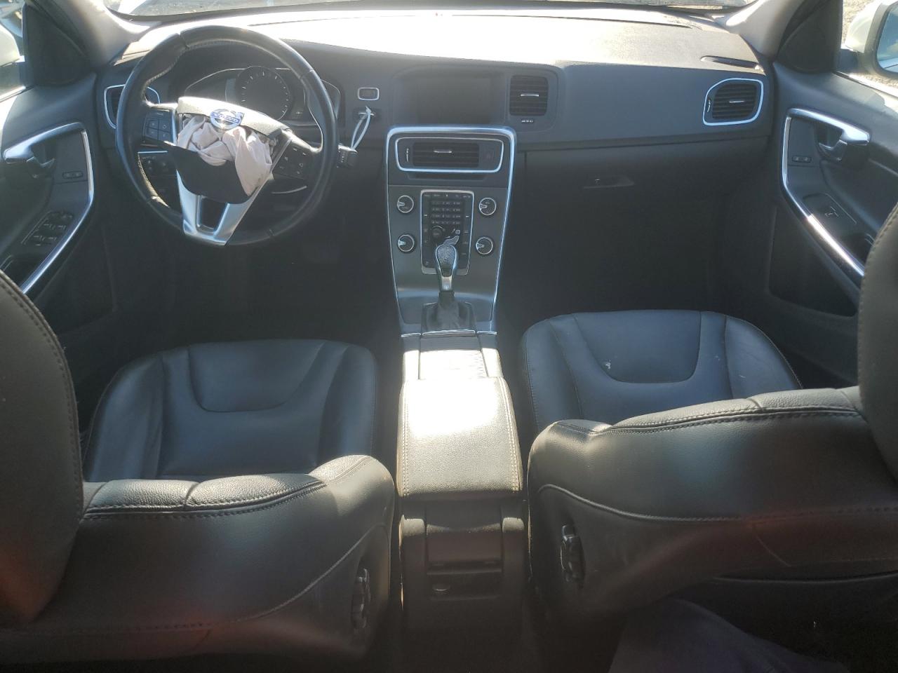 2015 Volvo S60 Premier VIN: YV126MFB0F2307490 Lot: 92724955