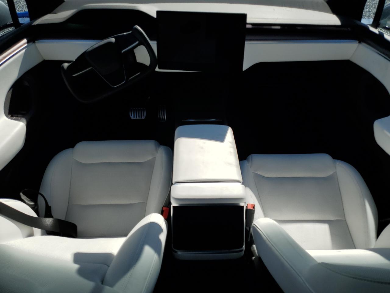 2025 Tesla Model X VIN: 7SAXCBE51SF468526 Lot: 92596875