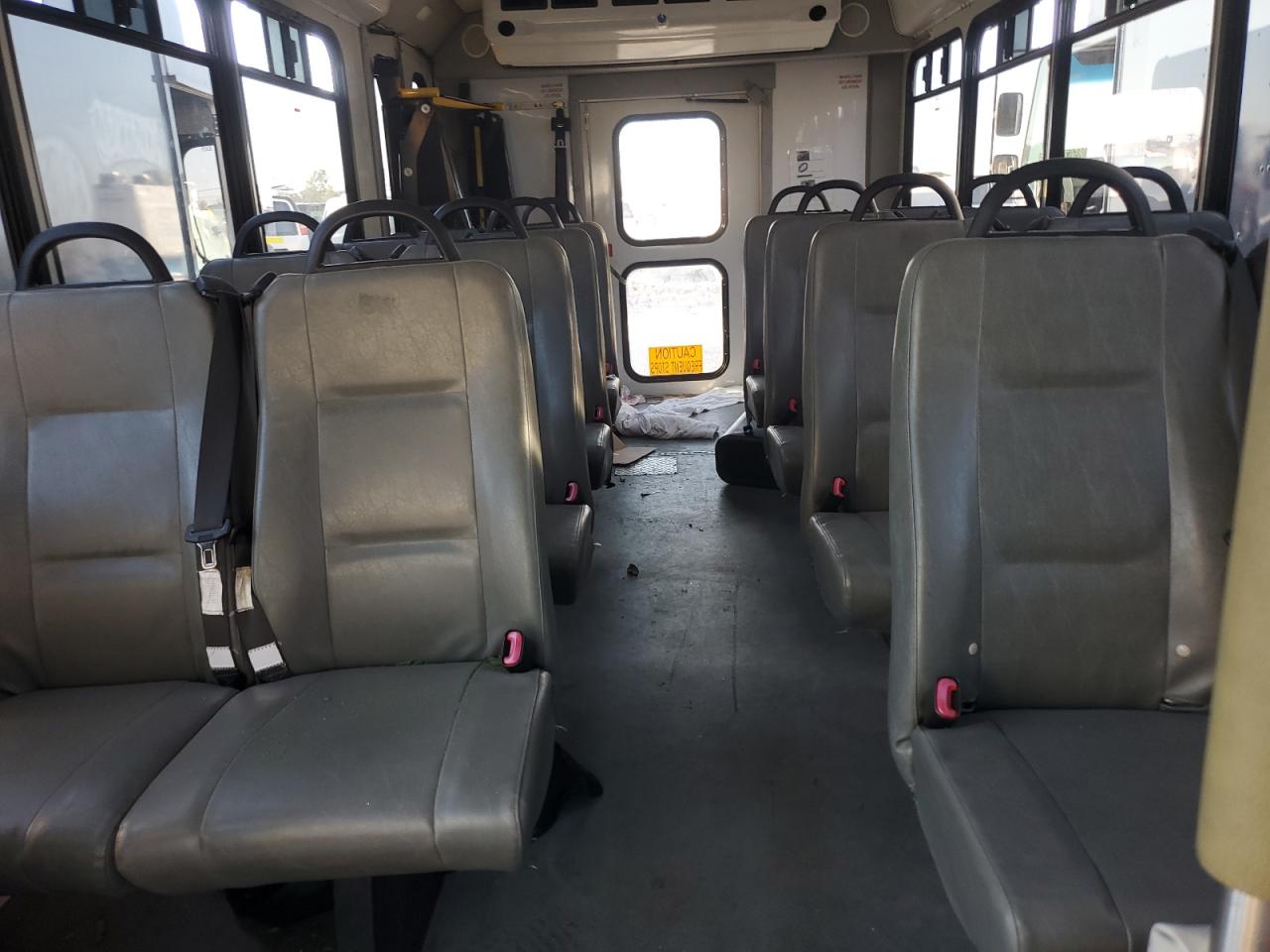 2016 Ford Econoline E450 Super Duty Cutaway Van VIN: 1FDFE4FS1GDC21018 Lot: 90432415