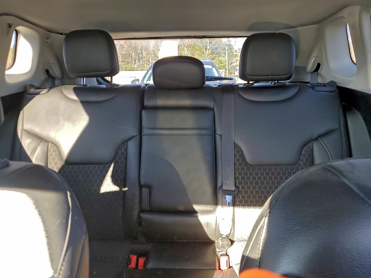 2018 Jeep Compass Latitude VIN: 3C4NJDBBXJT246602 Lot: 93911945