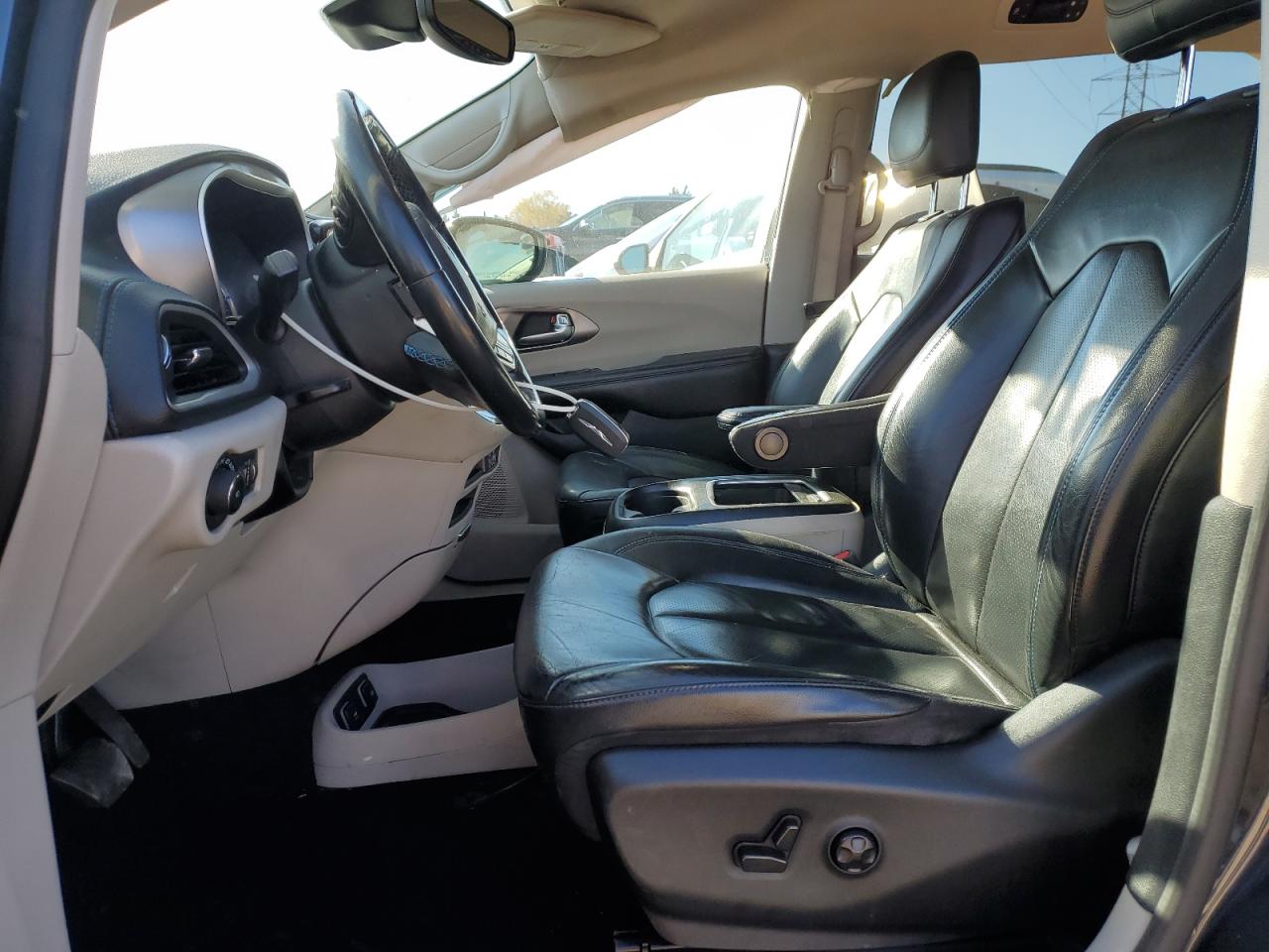 2021 Chrysler Pacifica Hybrid Touring L VIN: 2C4RC1L75MR594531 Lot: 92870795