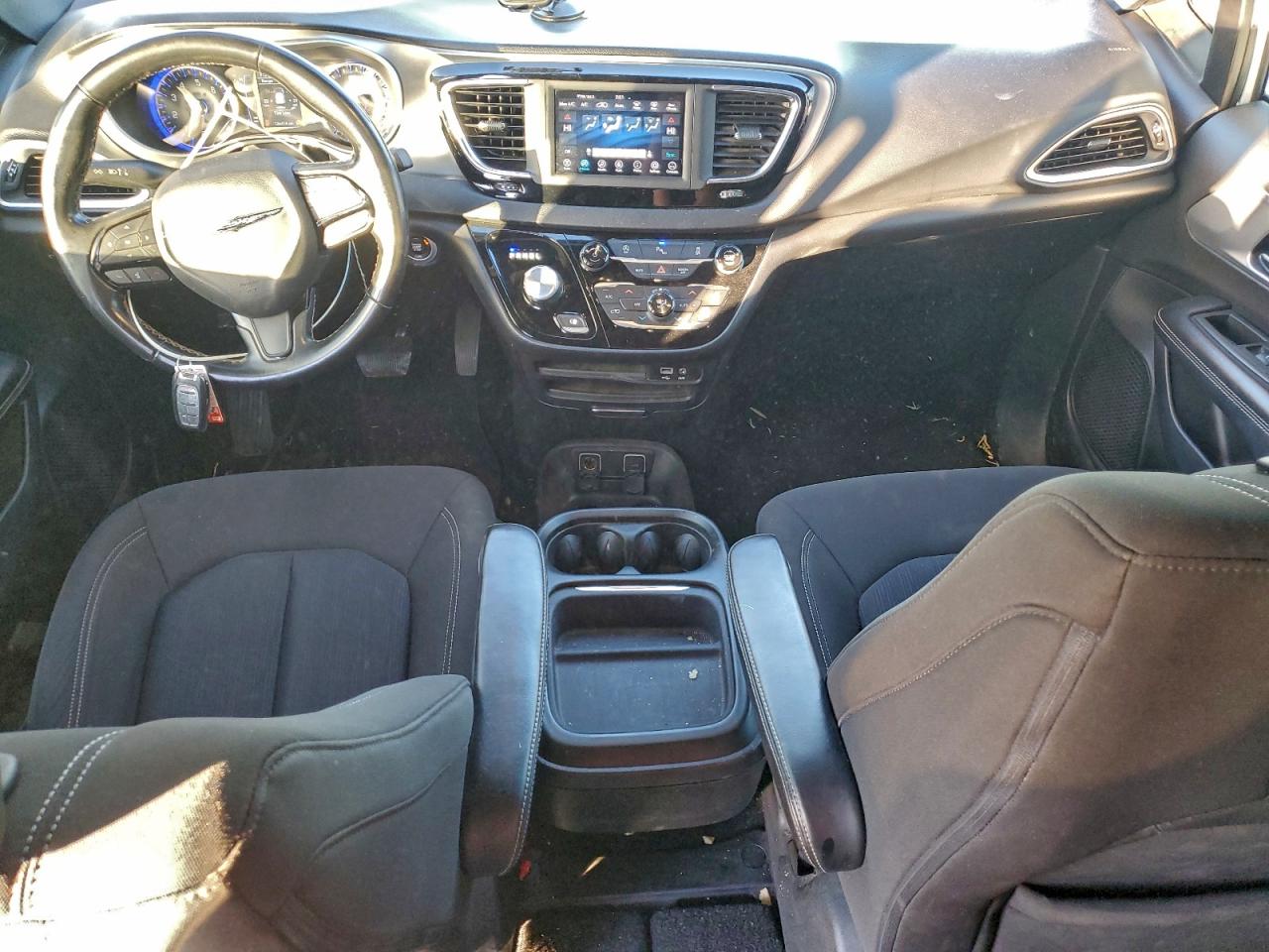 2020 Chrysler Pacifica Touring VIN: 2C4RC1FG3LR134844 Lot: 94018615