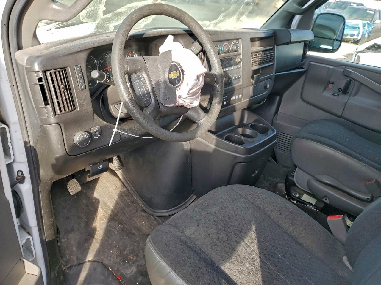 2021 Chevrolet Express G2500 VIN: 1GCWGAF78M1225489 Lot: 92990675