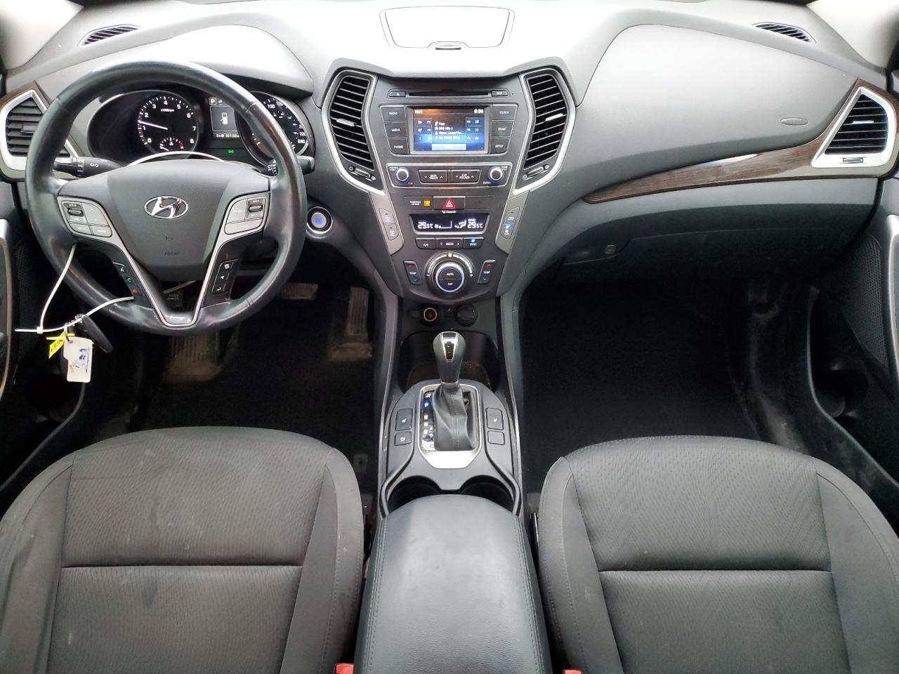 2017 Hyundai Santa Fe Se VIN: KM8SNDHF3HU185686 Lot: 92713985