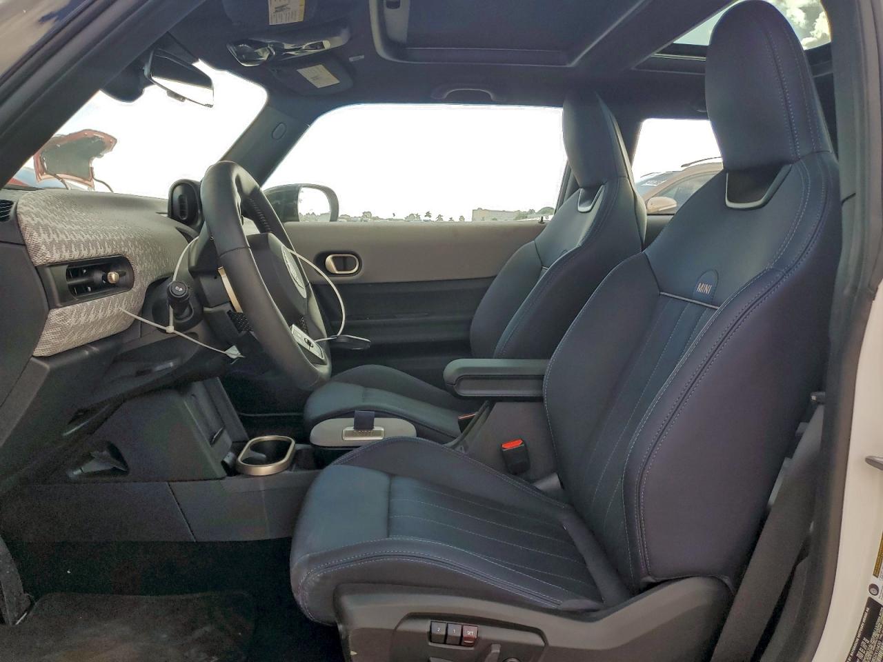 2025 Mini Cooper Base VIN: WMW13GD08S2X10430 Lot: 94176855