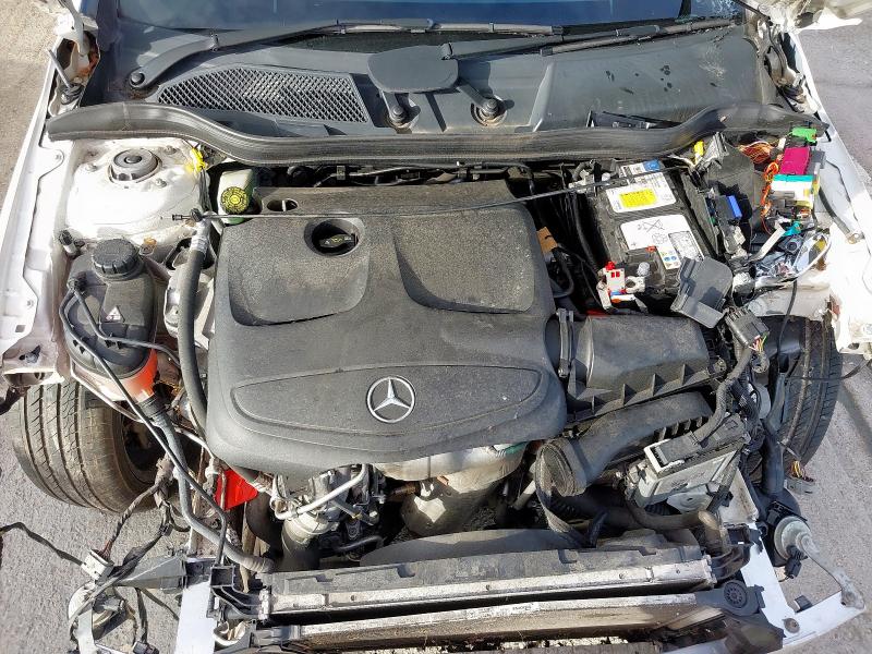 2015 MERCEDES-BENZ A200 BLUEEFFICIENCY SPORT 