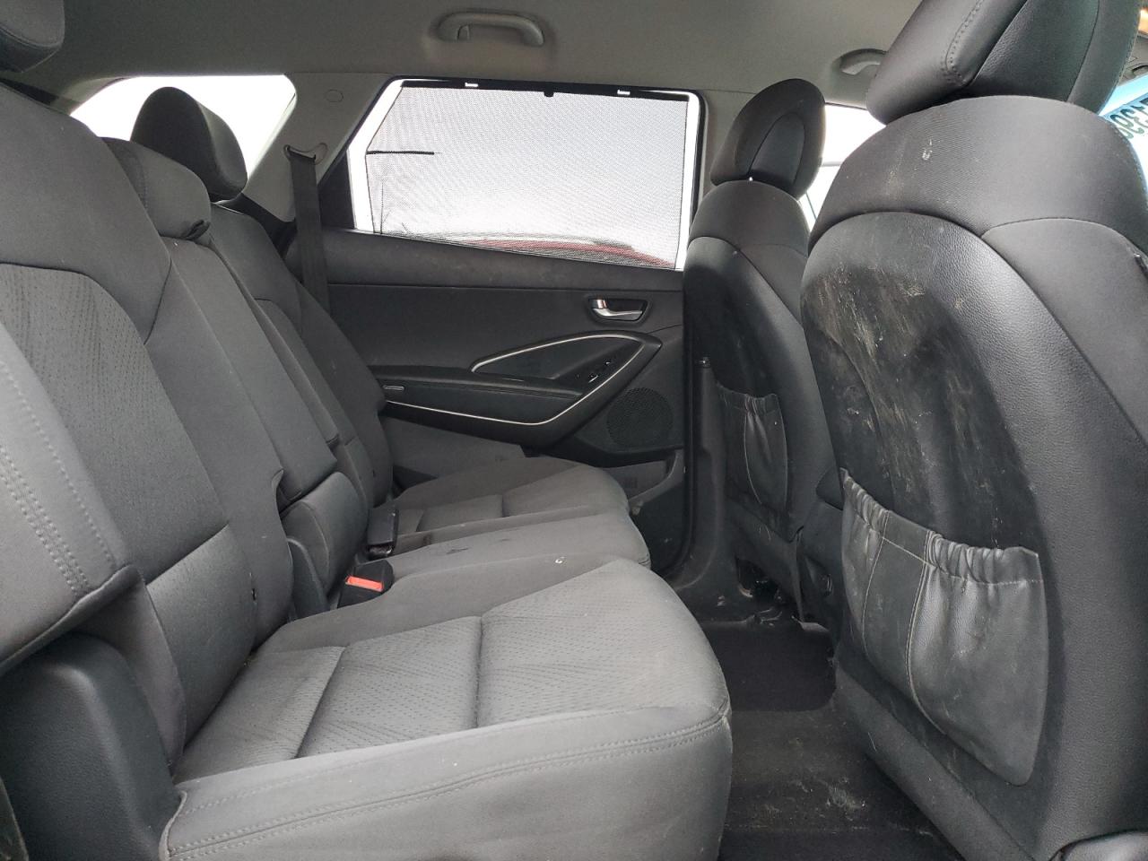 2017 Hyundai Santa Fe Se VIN: KM8SNDHF3HU185686 Lot: 92713985