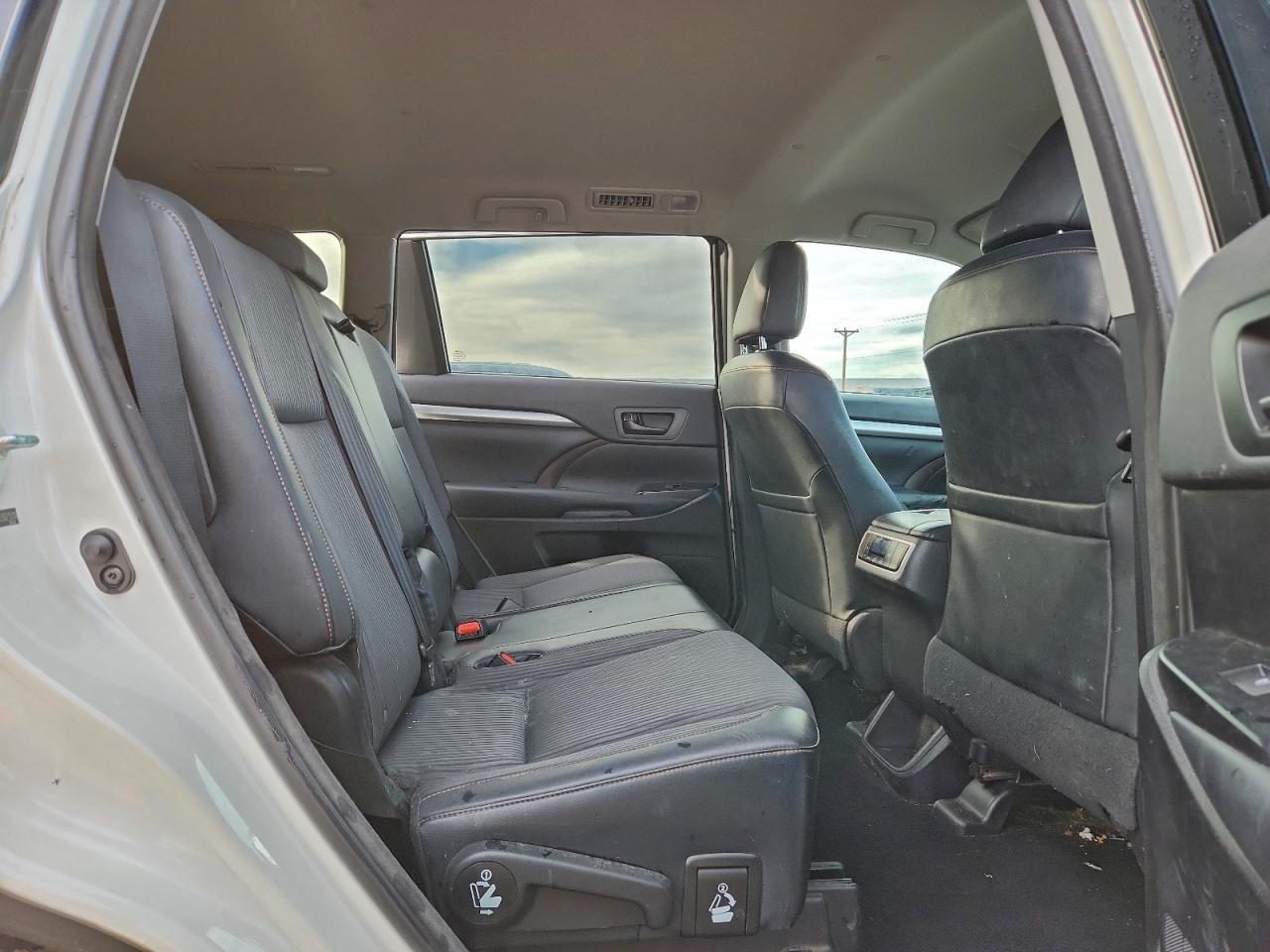 2014 Toyota Highlander Le VIN: 5TDBKRFH7ES021310 Lot: 94091635