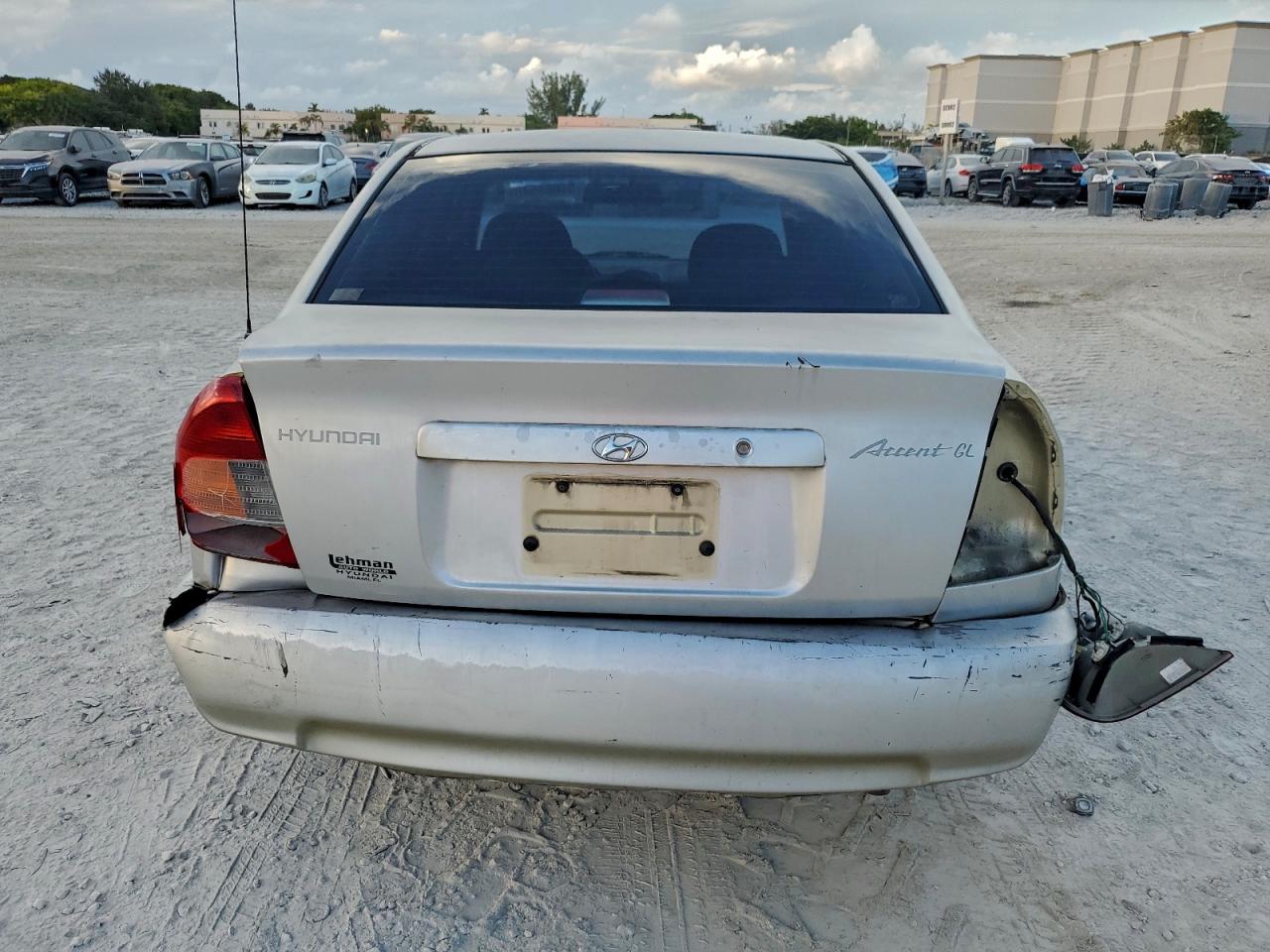 2002 Hyundai Accent Gl VIN: KMHCG45C12U391234 Lot: 94886545