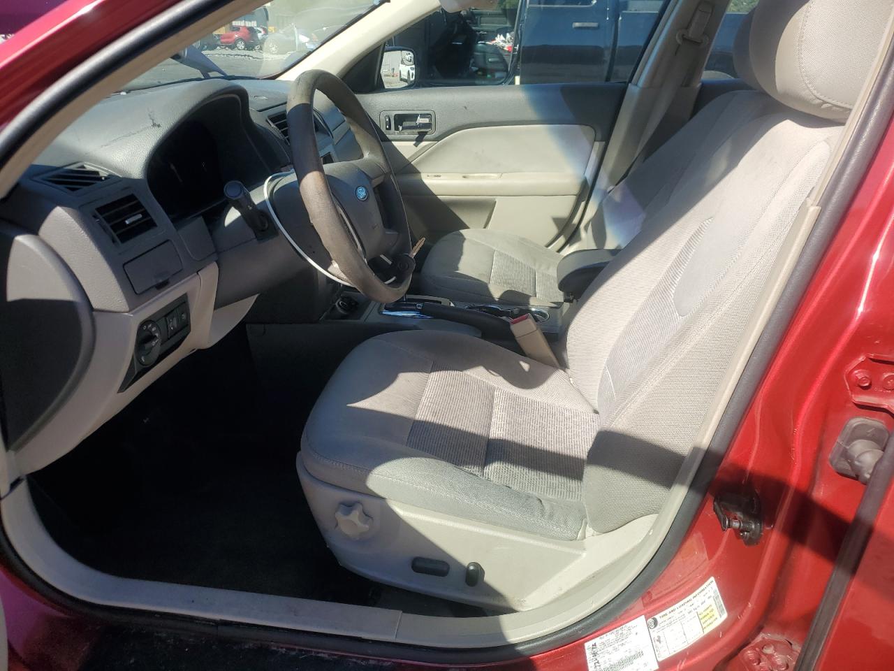 2011 Ford Fusion Se VIN: 3FAHP0HAXBR202090 Lot: 92594635