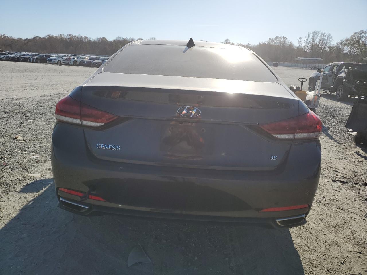 2015 Hyundai Genesis 3.8L VIN: KMHGN4JE2FU015274 Lot: 91683275