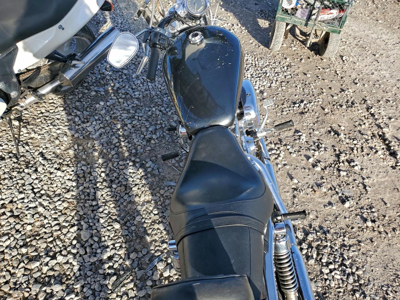 2005 Harley-Davidson Xl1200 C VIN: 1HD1CGP155K422584 Lot: 94166485