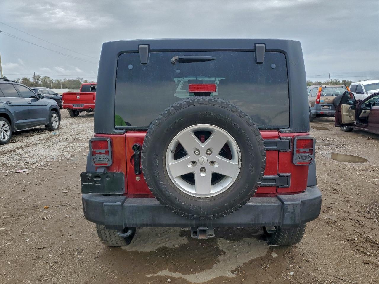 2013 Jeep Wrangler Unlimited Sport VIN: 1C4BJWDG4DL607281 Lot: 93218865