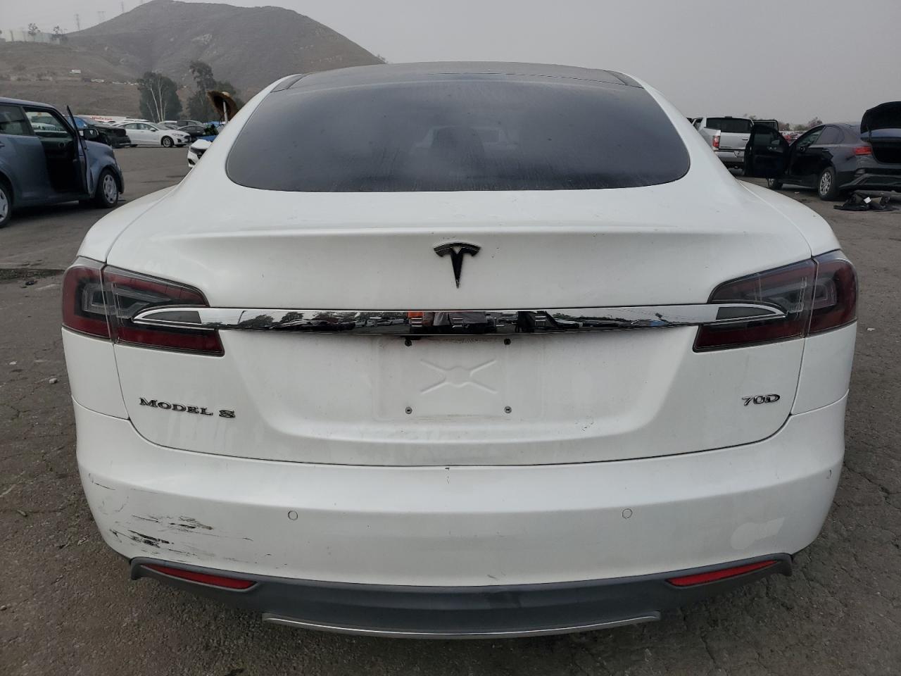 2015 Tesla Model S 70D VIN: 5YJSA1S28FF088199 Lot: 90749205