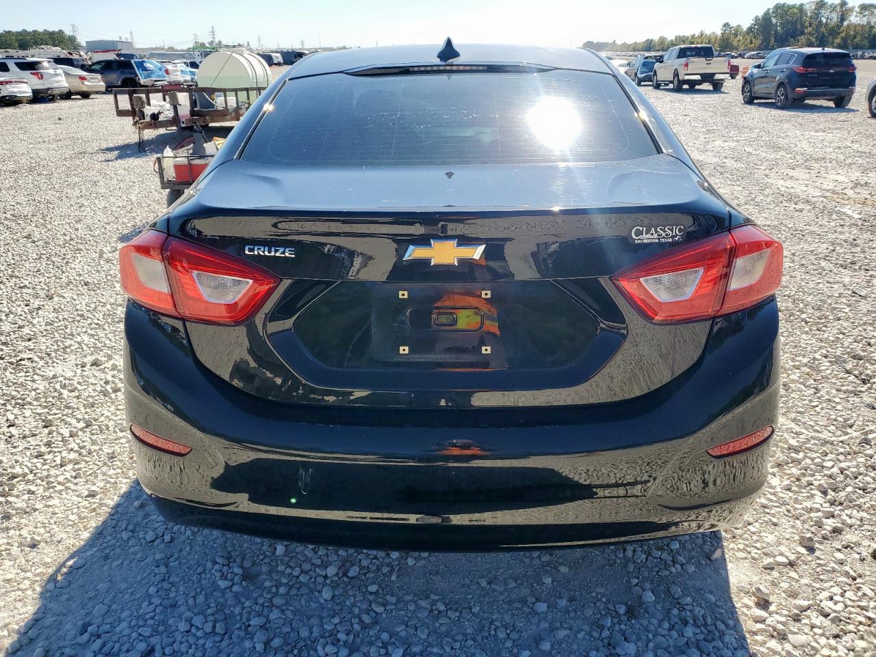 2018 Chevrolet Cruze Ls VIN: 1G1BC5SM6J7125390 Lot: 91703275