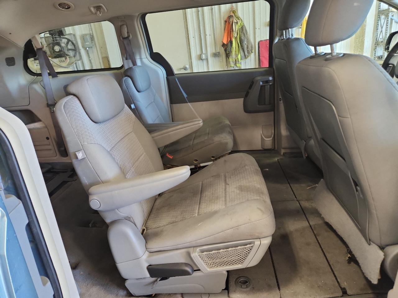 2008 Chrysler Town & Country Touring VIN: 2A8HR54P28R841227 Lot: 90700765