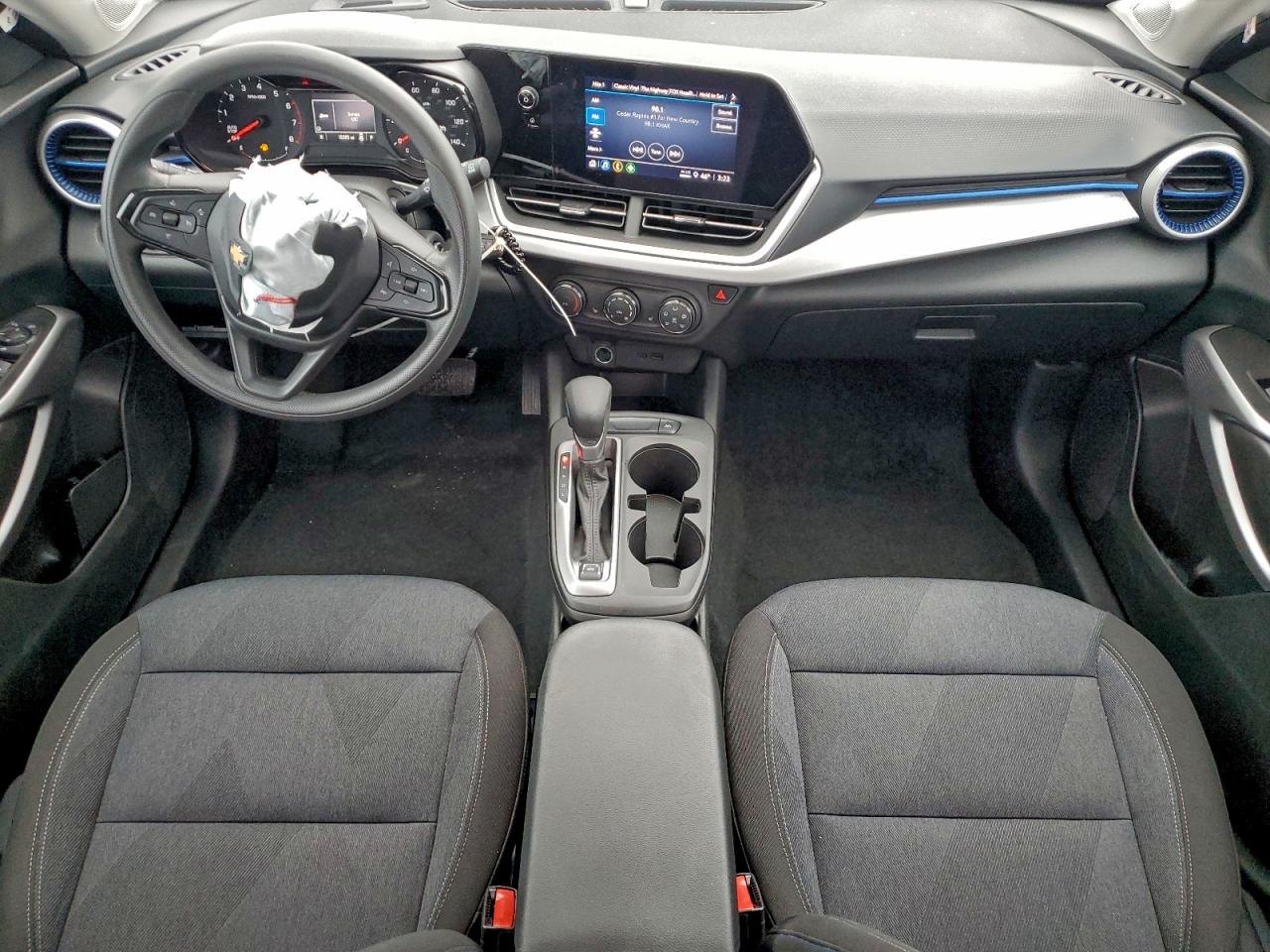 2024 Chevrolet Trax Ls VIN: KL77LFE27RC050521 Lot: 93720675