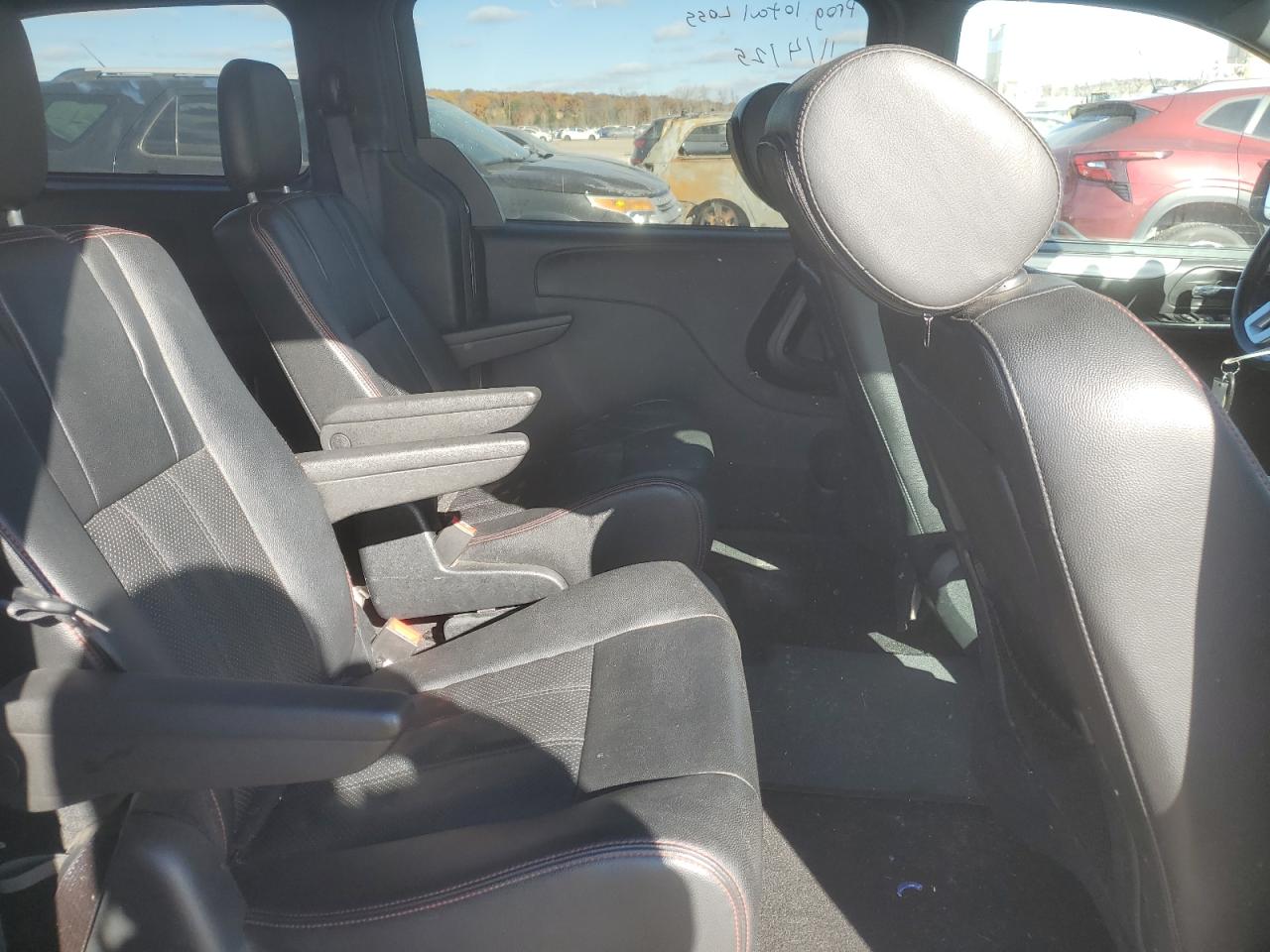 2016 Dodge Grand Caravan R/T VIN: 2C4RDGEGXGR361911 Lot: 92073745