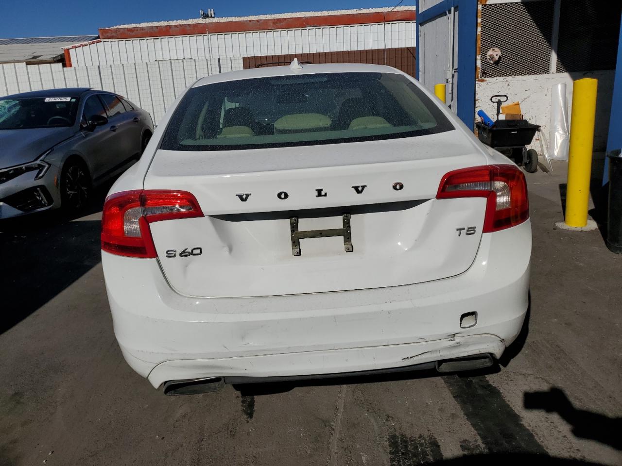 2015 Volvo S60 Premier VIN: YV126MFB7F1305015 Lot: 90578755
