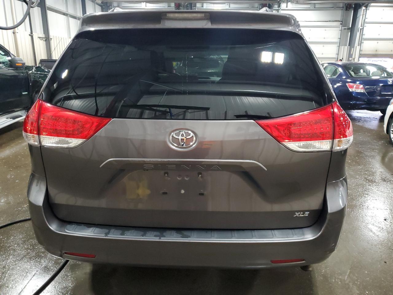 2014 Toyota Sienna Xle VIN: 5TDYK3DC2ES471560 Lot: 93235465