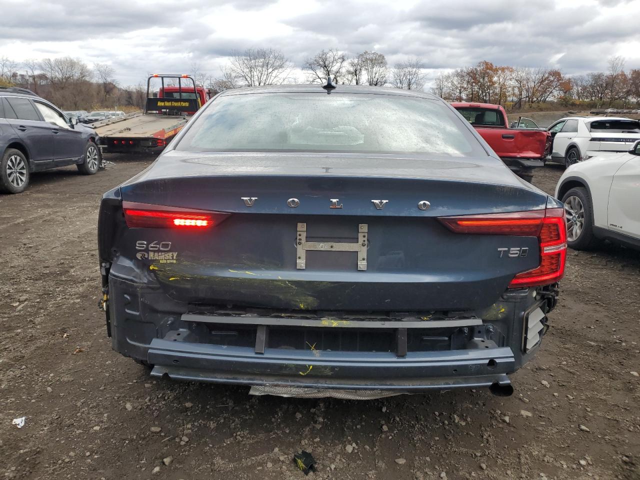 2021 Volvo S60 T5 R-Design VIN: 7JR102TM2MG111923 Lot: 92272045