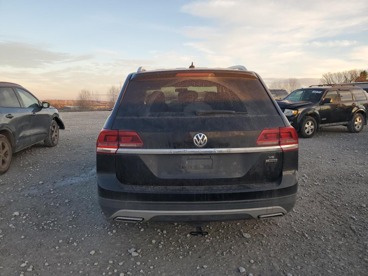 2018 Volkswagen Atlas VIN: 1V2HR2CA8JC501998 Lot: 93214145
