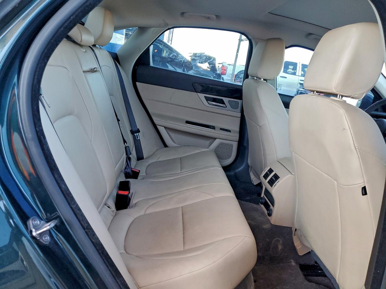 2017 Jaguar Xf Premium VIN: SAJBD4BVXHCY26363 Lot: 93149335