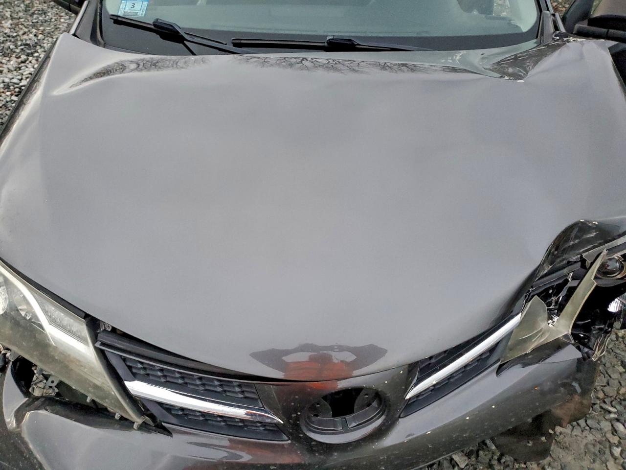 2015 Toyota Rav4 Le VIN: JTMBFREV5FJ028010 Lot: 94272295