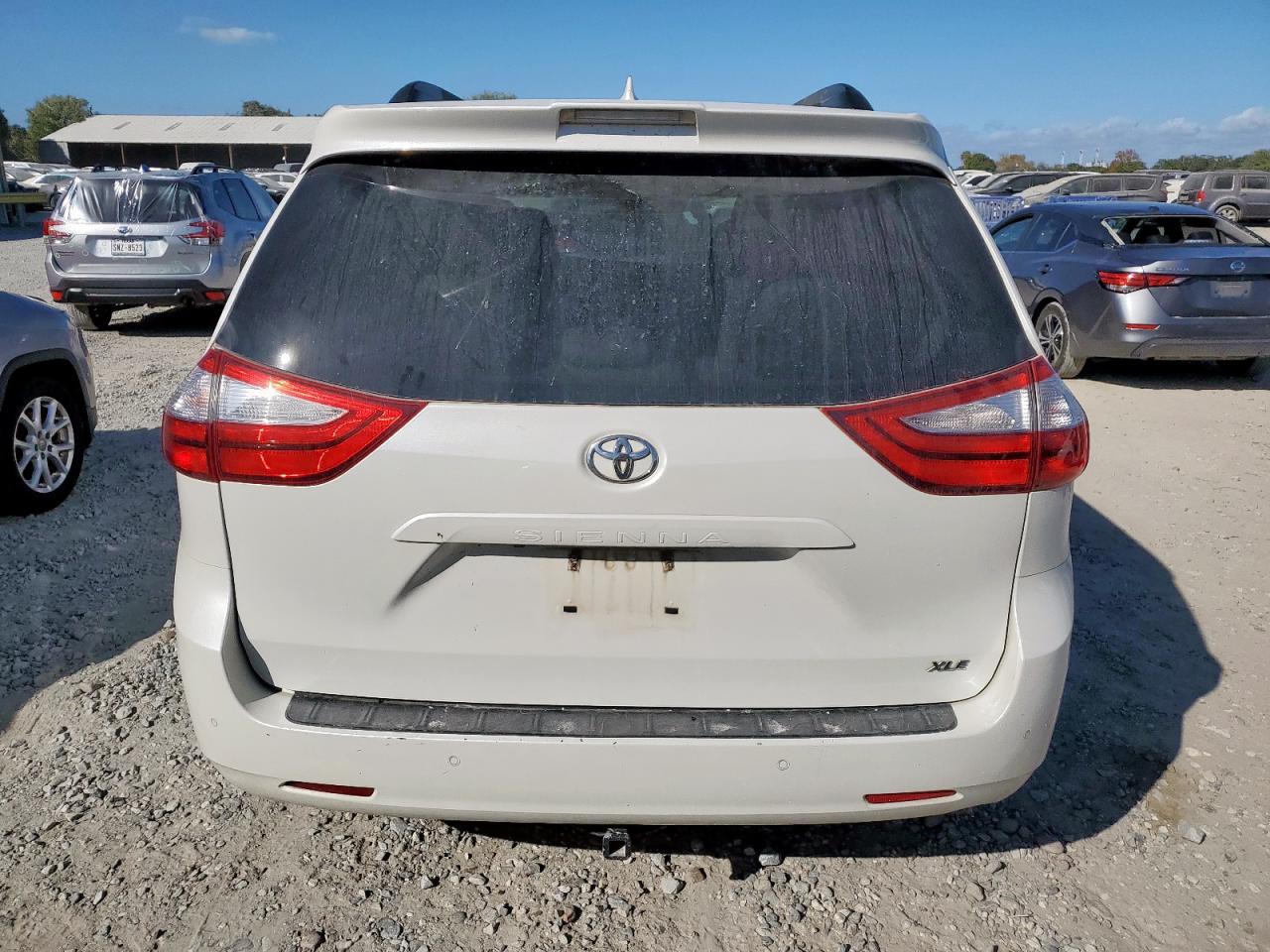 2018 Toyota Sienna Xle VIN: 5TDYZ3DC0JS940599 Lot: 92321525
