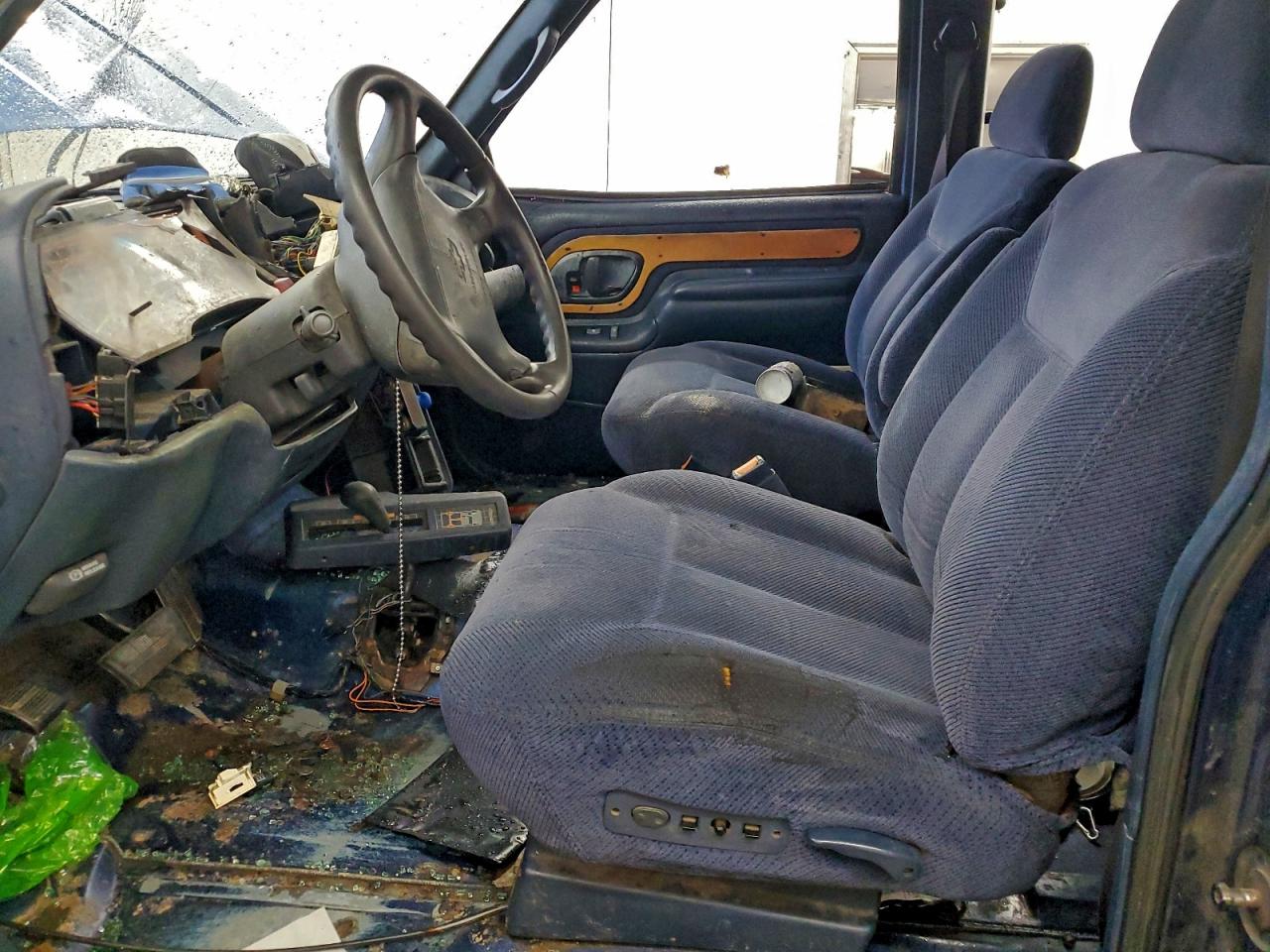 1995 Chevrolet Gmt-400 K1500 VIN: 2GCEK19KXS1118509 Lot: 93895355