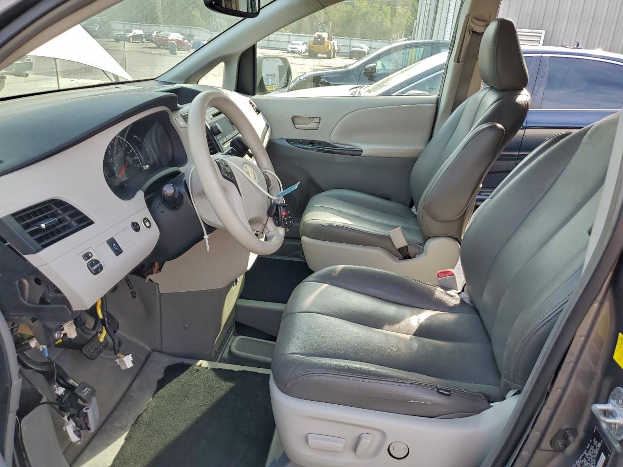 2011 Toyota Sienna Le VIN: 5TDKK3DC9BS132425 Lot: 93469515