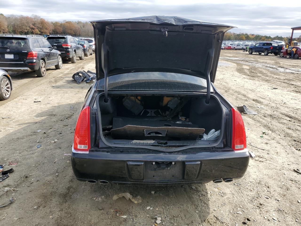 2008 Cadillac Dts VIN: 1G6KD57938U198577 Lot: 71911015