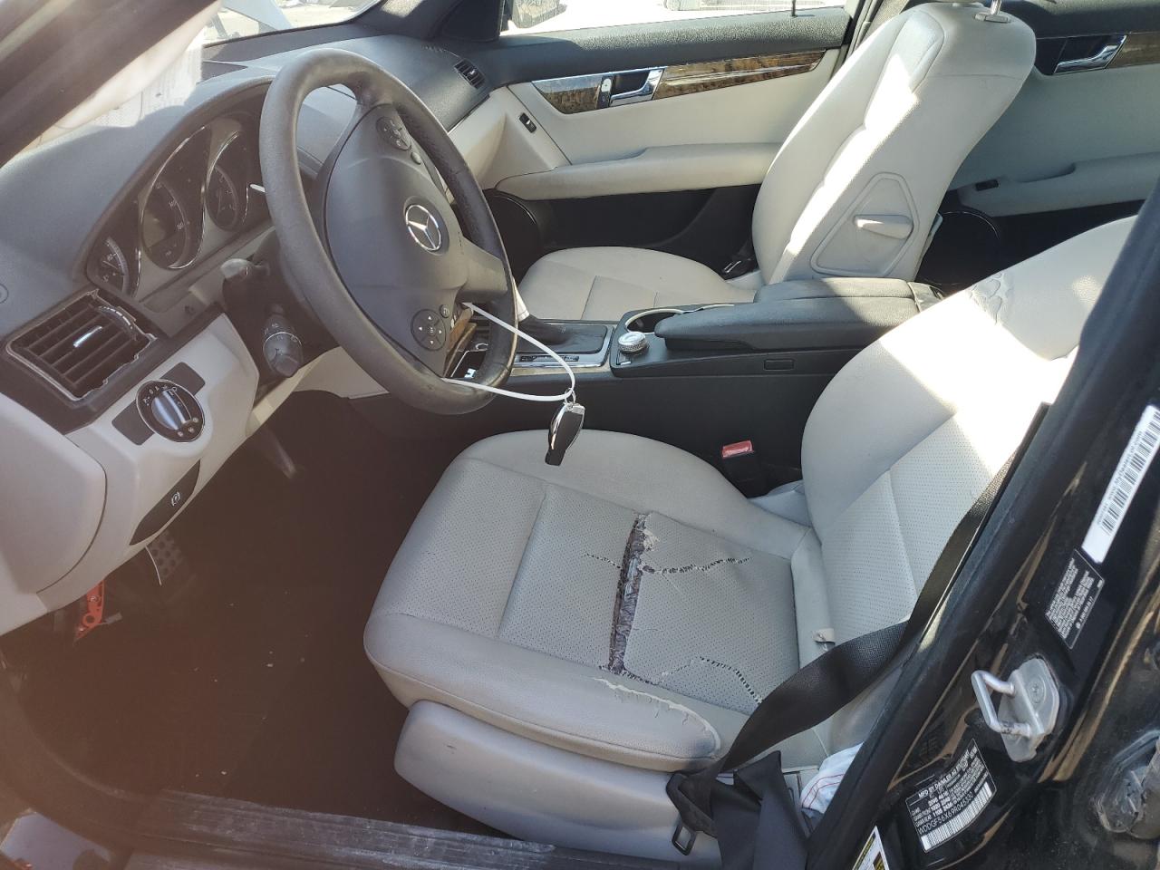 2009 Mercedes-Benz C 350 VIN: WDDGF56X69R045330 Lot: 90748405