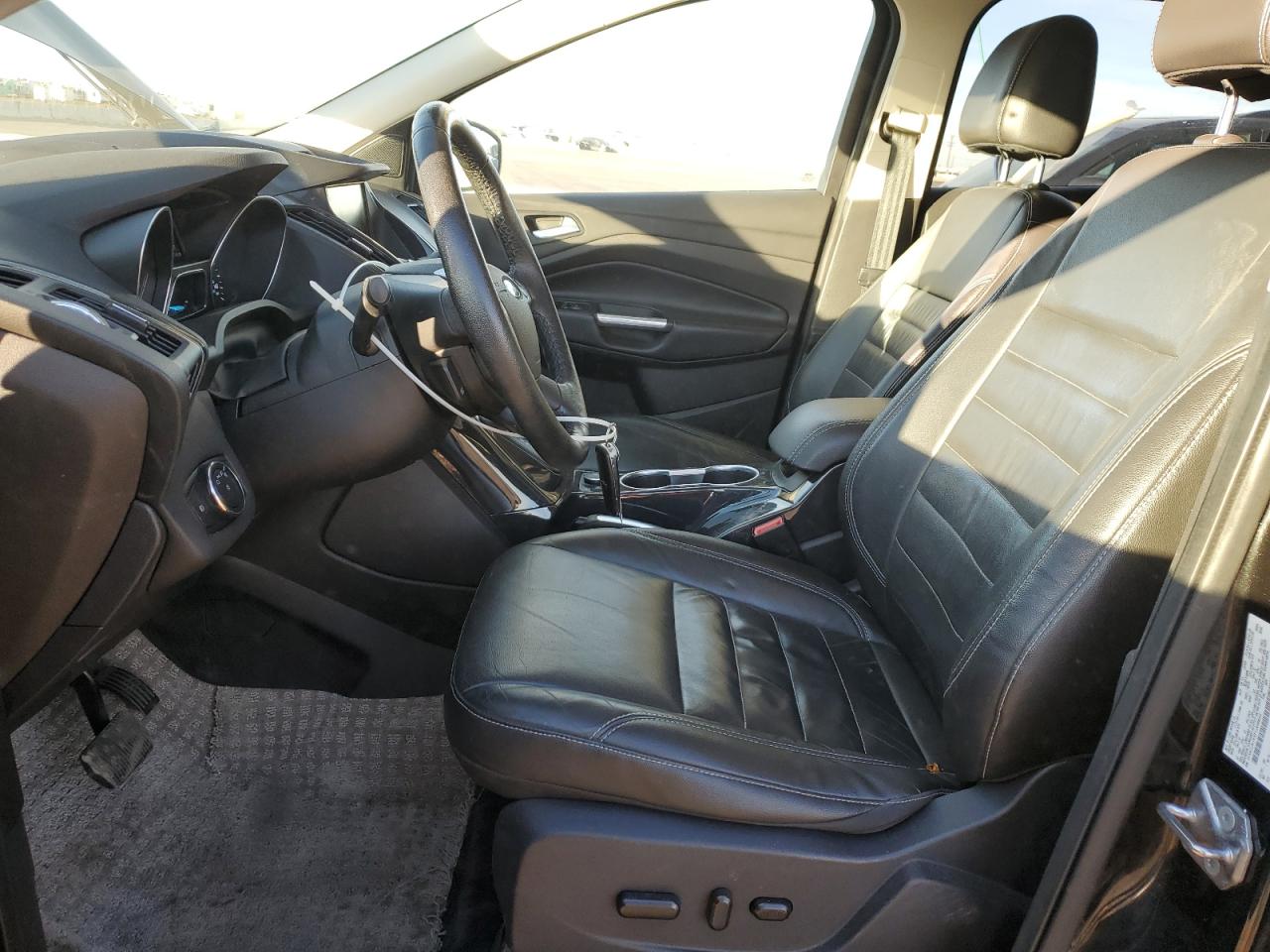 2015 Ford Escape Titanium VIN: 1FMCU9JXXFUA06662 Lot: 92945865