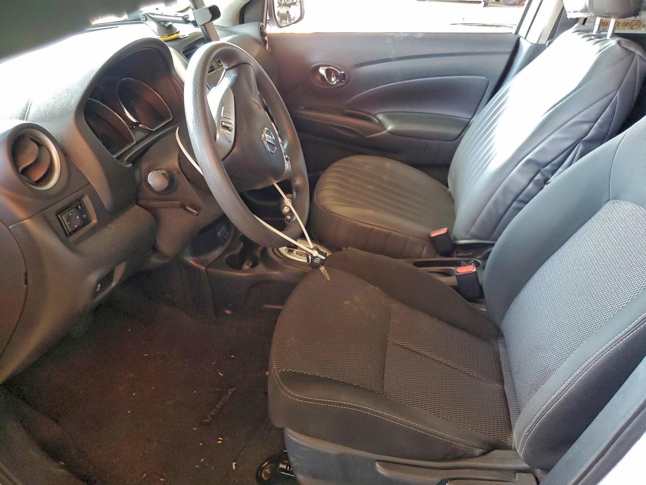 2017 Nissan Versa S VIN: 3N1CN7AP6HL840160 Lot: 93923055