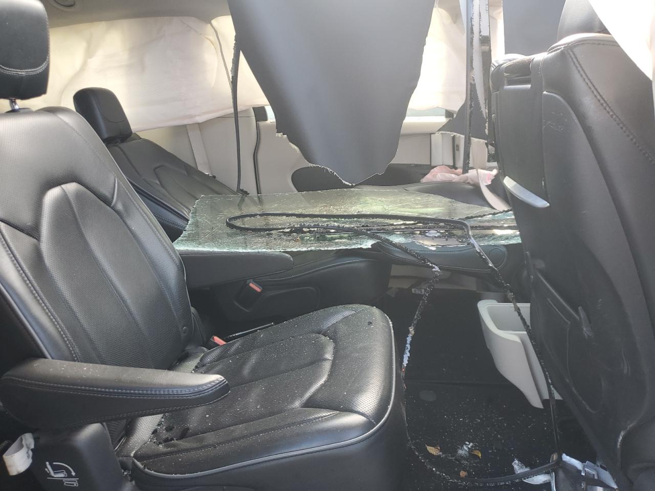 2019 Chrysler Pacifica Limited VIN: 2C4RC1GGXKR715433 Lot: 92389555