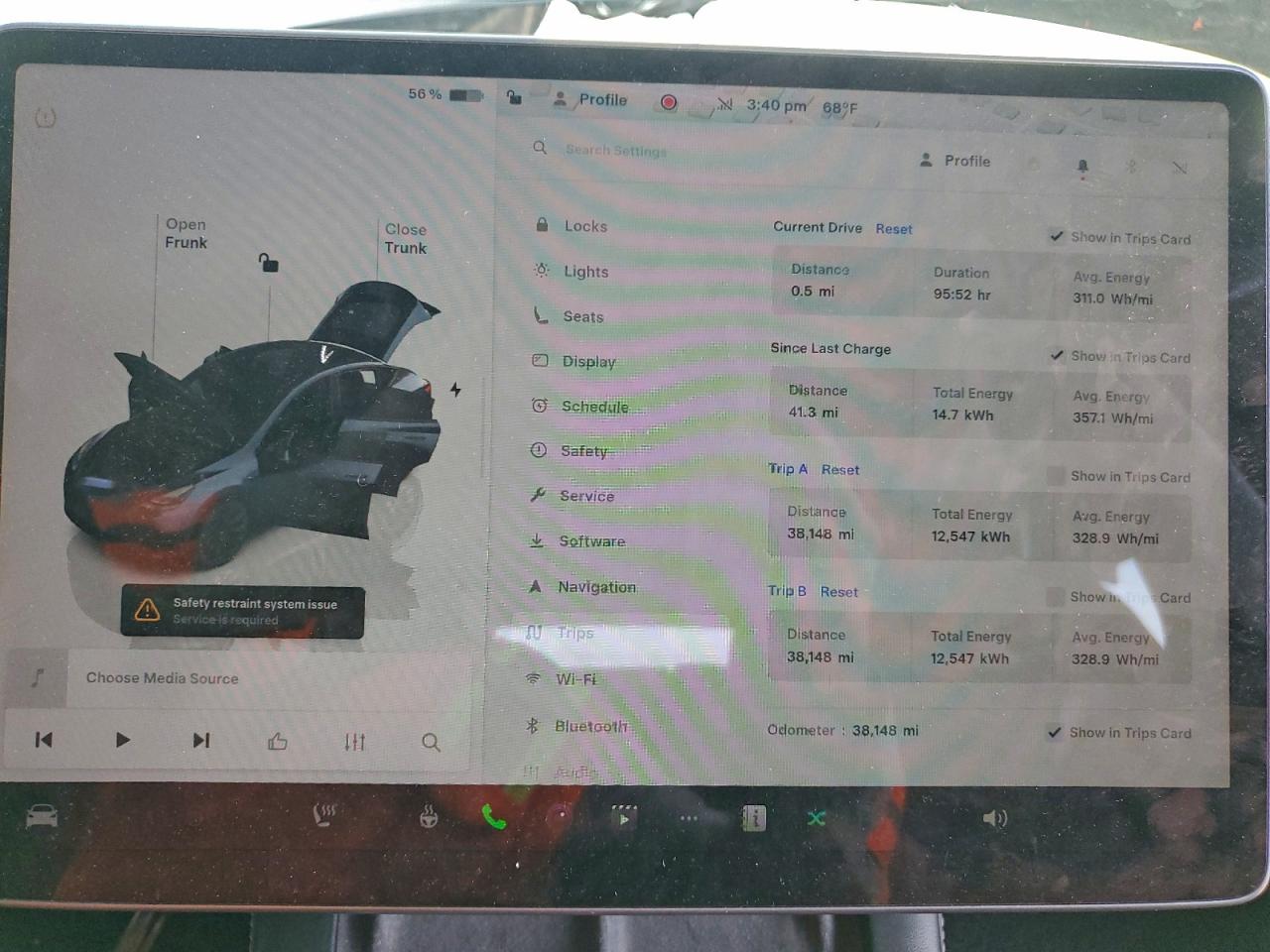 2024 Tesla Model Y VIN: 7SAYGDED3RF088559 Lot: 93643625