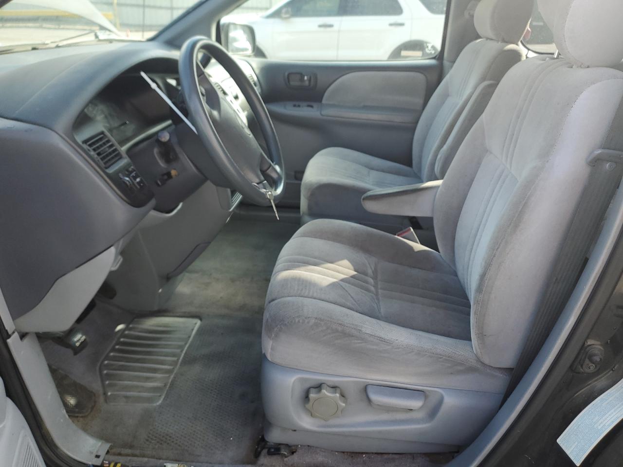 1999 Toyota Sienna Ce VIN: 4T3GF19C1XU151919 Lot: 93457615