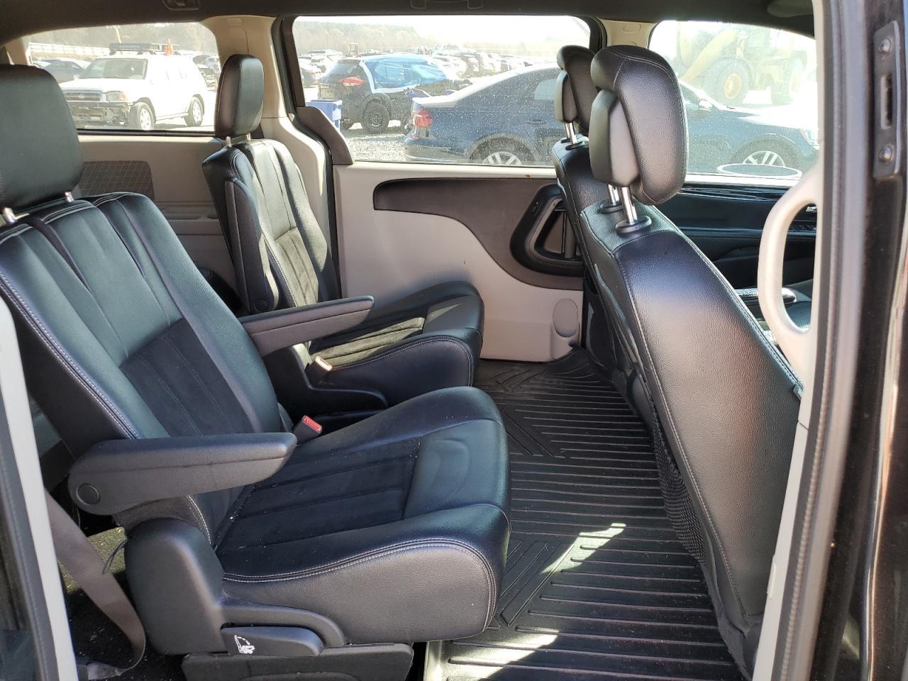 2018 Dodge Grand Caravan Sxt VIN: 2C4RDGCG9JR249885 Lot: 93340235