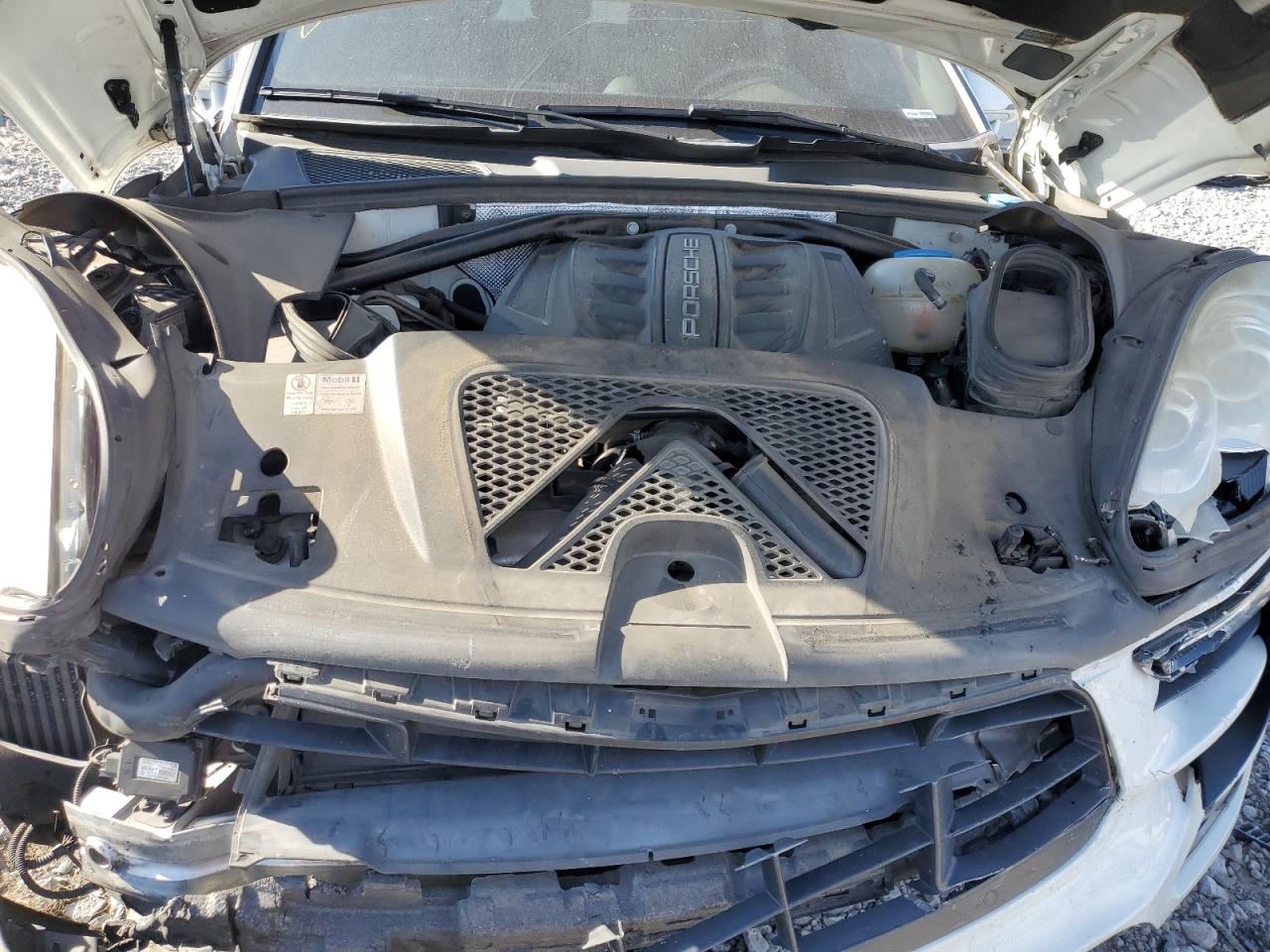 2015 Porsche Macan S VIN: WP1AB2A58FLB62985 Lot: 92826195