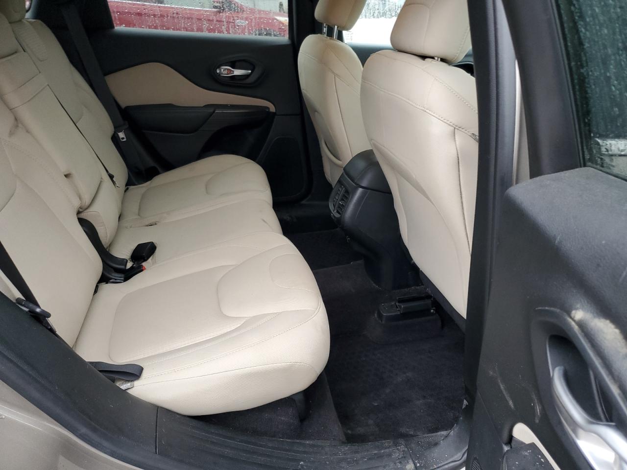 2016 Jeep Cherokee Latitude VIN: 1C4PJMCB2GW359227 Lot: 93370525