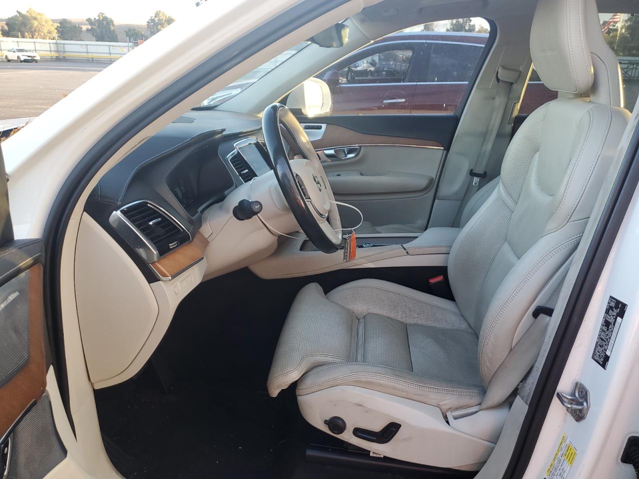 2017 Volvo Xc90 T8 VIN: YV4BC0PL6H1184220 Lot: 91931355