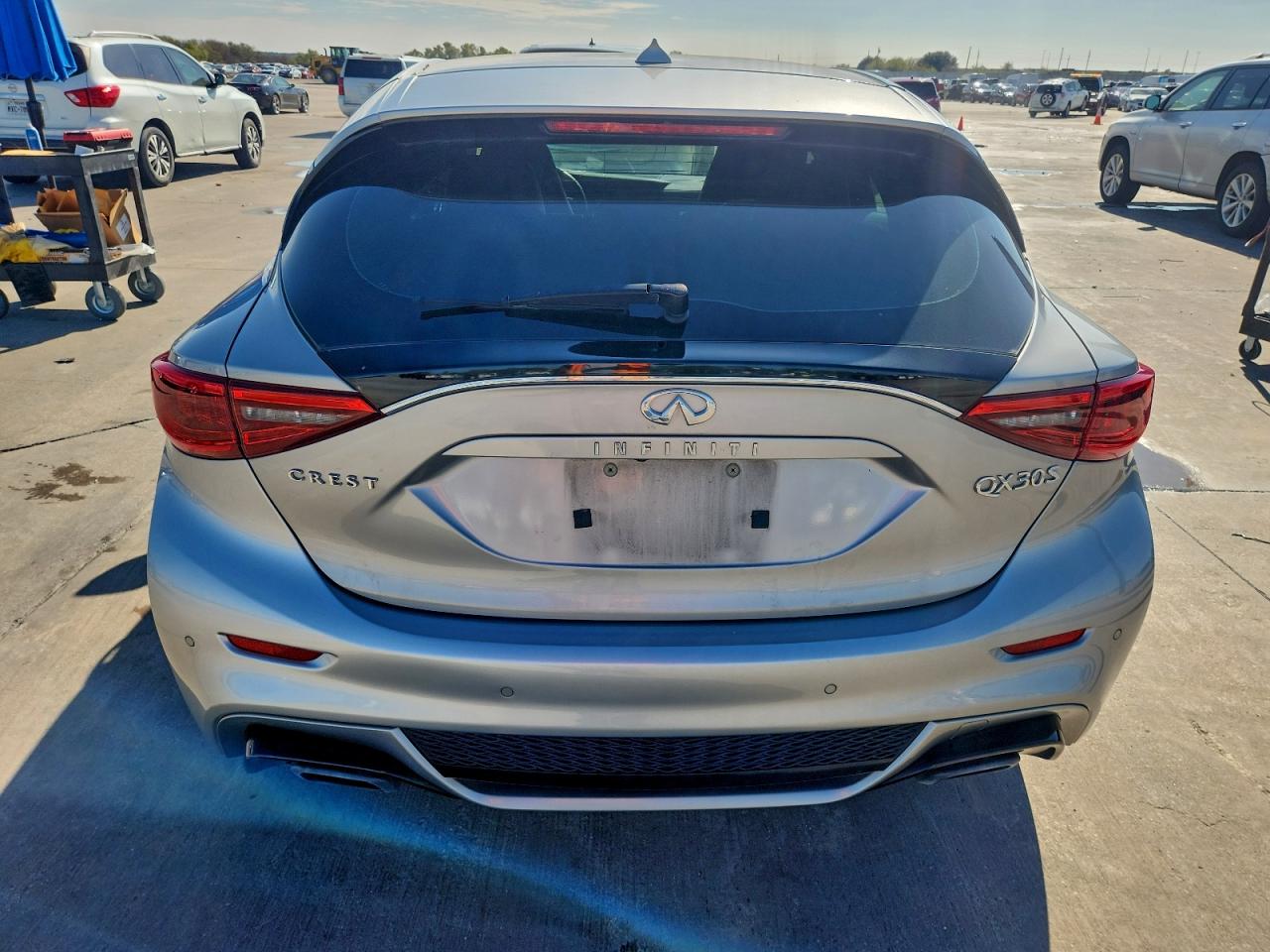 2017 Infiniti Qx30 Base VIN: SJKCH5CP3HA017292 Lot: 93930435